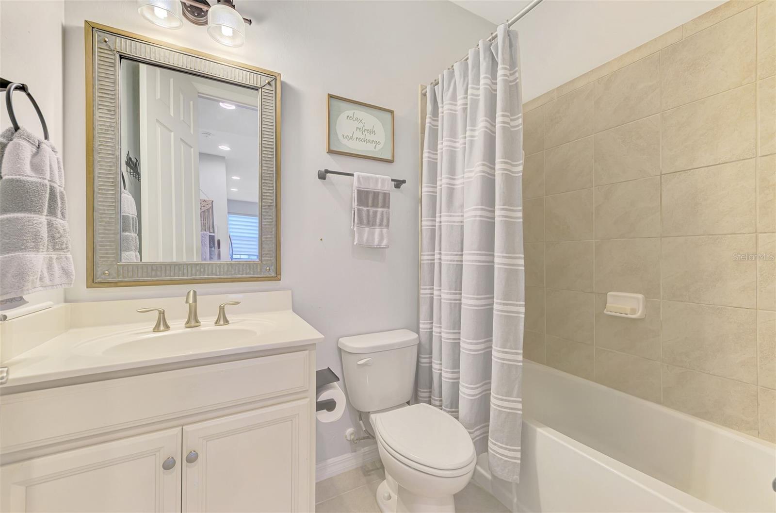 Image 37 of 91 For 113 Porta Vecchio Bend 202