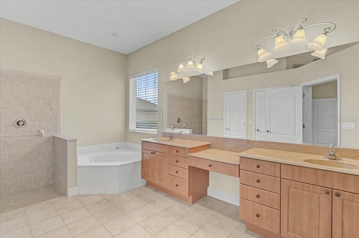 Image 24 of 50 For 14519 17th Avenue E