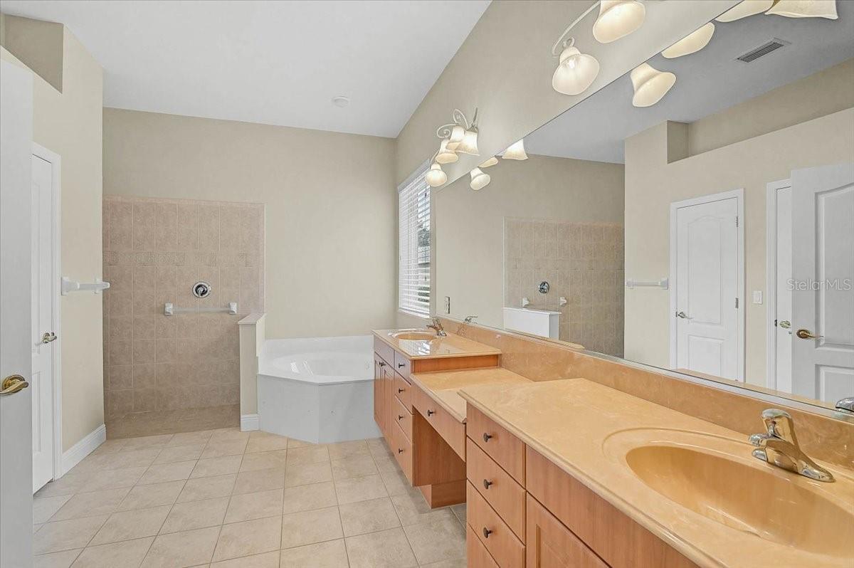 Image 25 of 50 For 14519 17th Avenue E