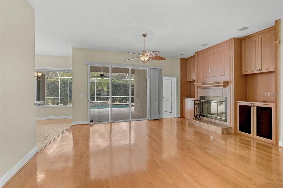 Image 6 of 50 For 14519 17th Avenue E