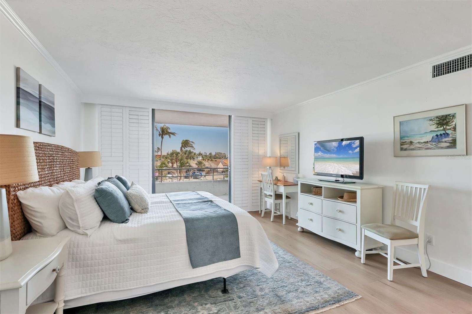 Image 19 of 47 For 5300 Ocean Boulevard 202