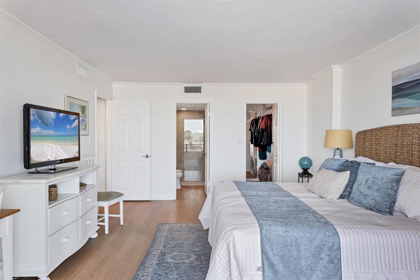 Image 20 of 47 For 5300 Ocean Boulevard 202