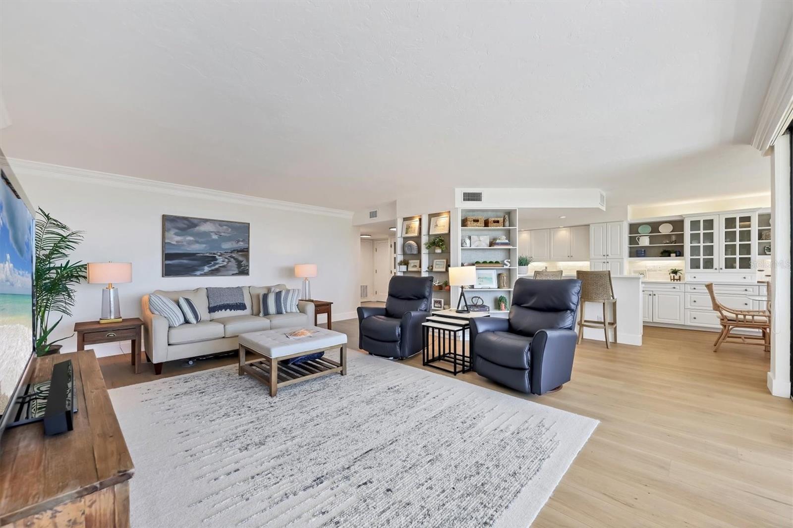 Image 7 of 47 For 5300 Ocean Boulevard 202