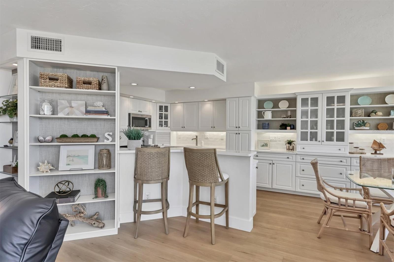 Image 9 of 47 For 5300 Ocean Boulevard 202