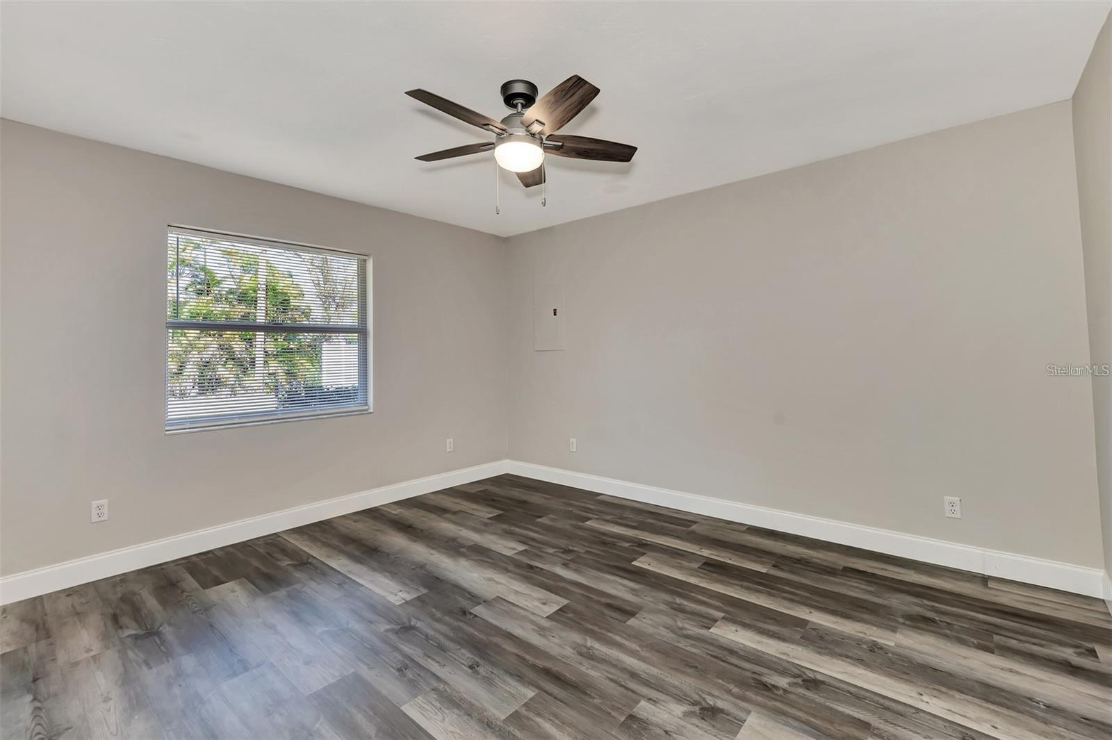 Image 18 of 24 For 4512 Ulster Avenue