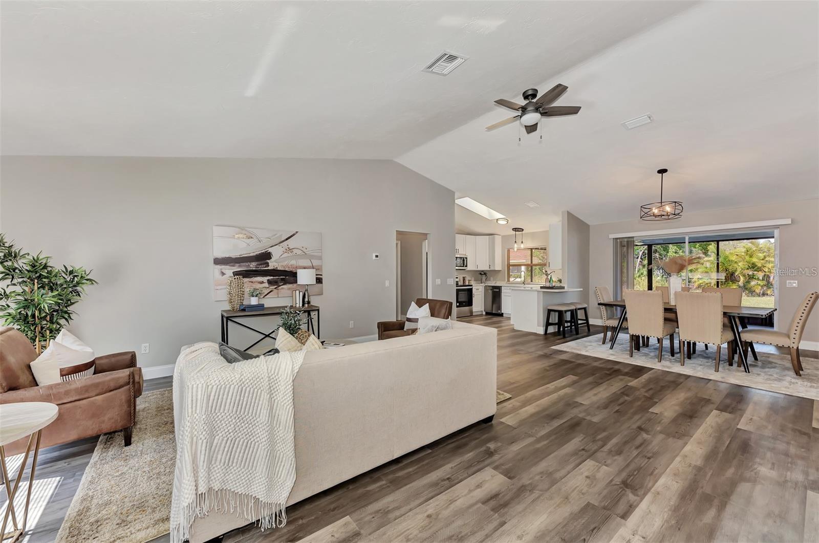 Image 3 of 24 For 4512 Ulster Avenue