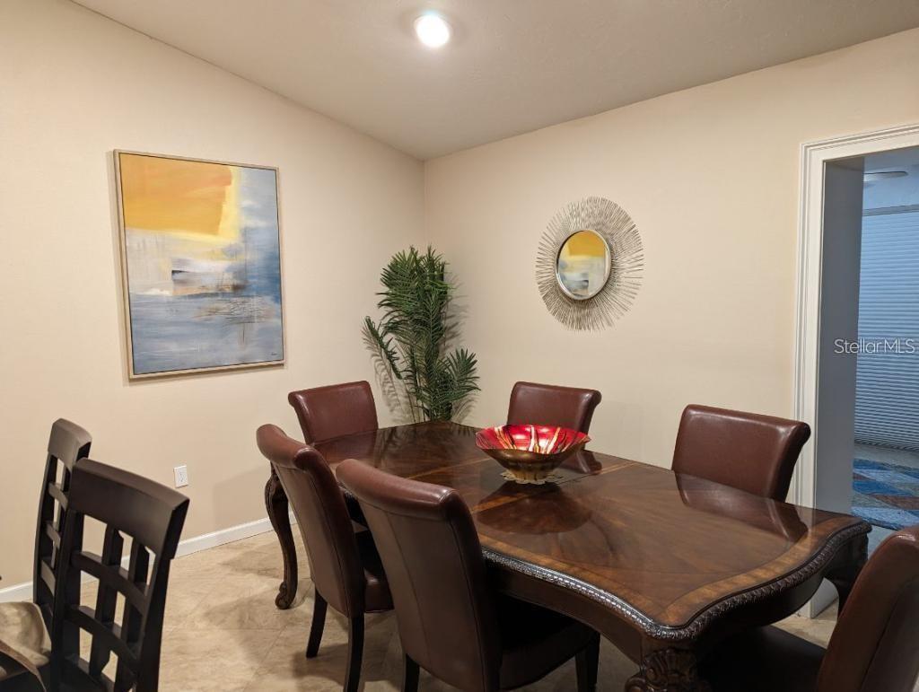 Image 11 of 31 For 5581 Golf Pointe Drive