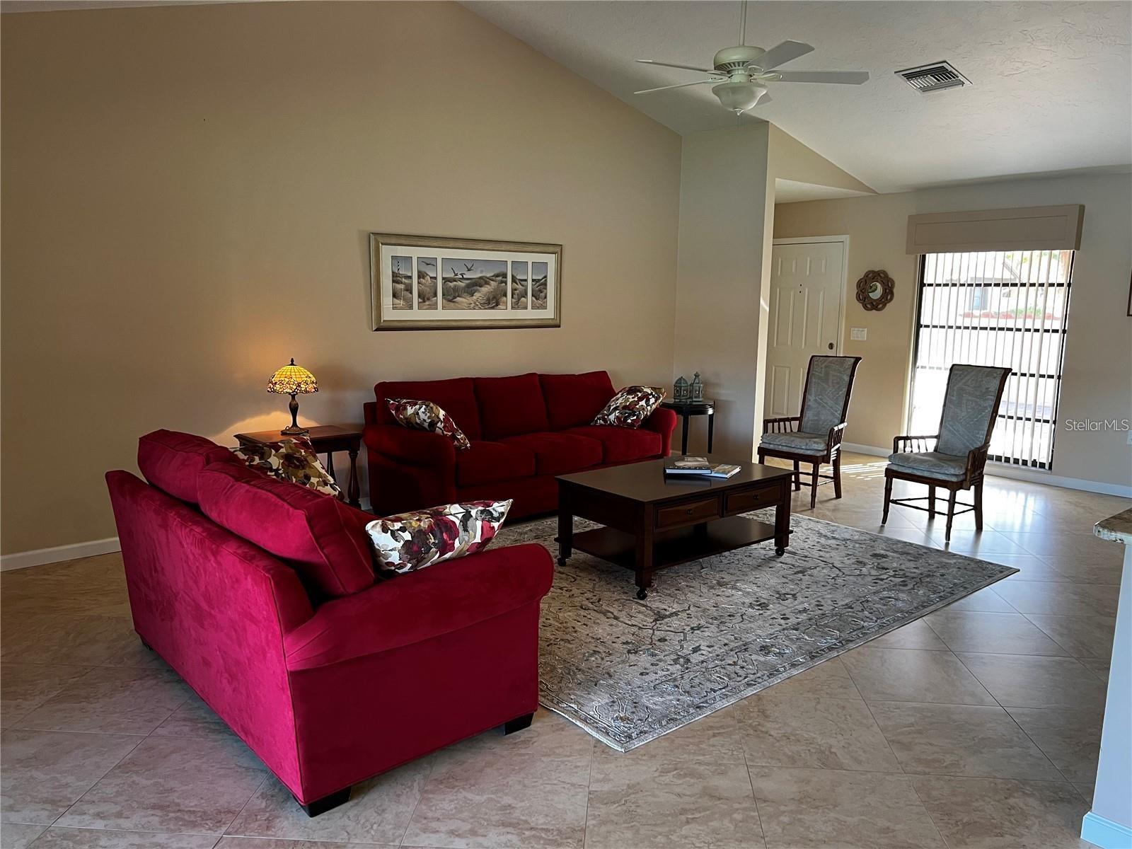 Image 5 of 31 For 5581 Golf Pointe Drive