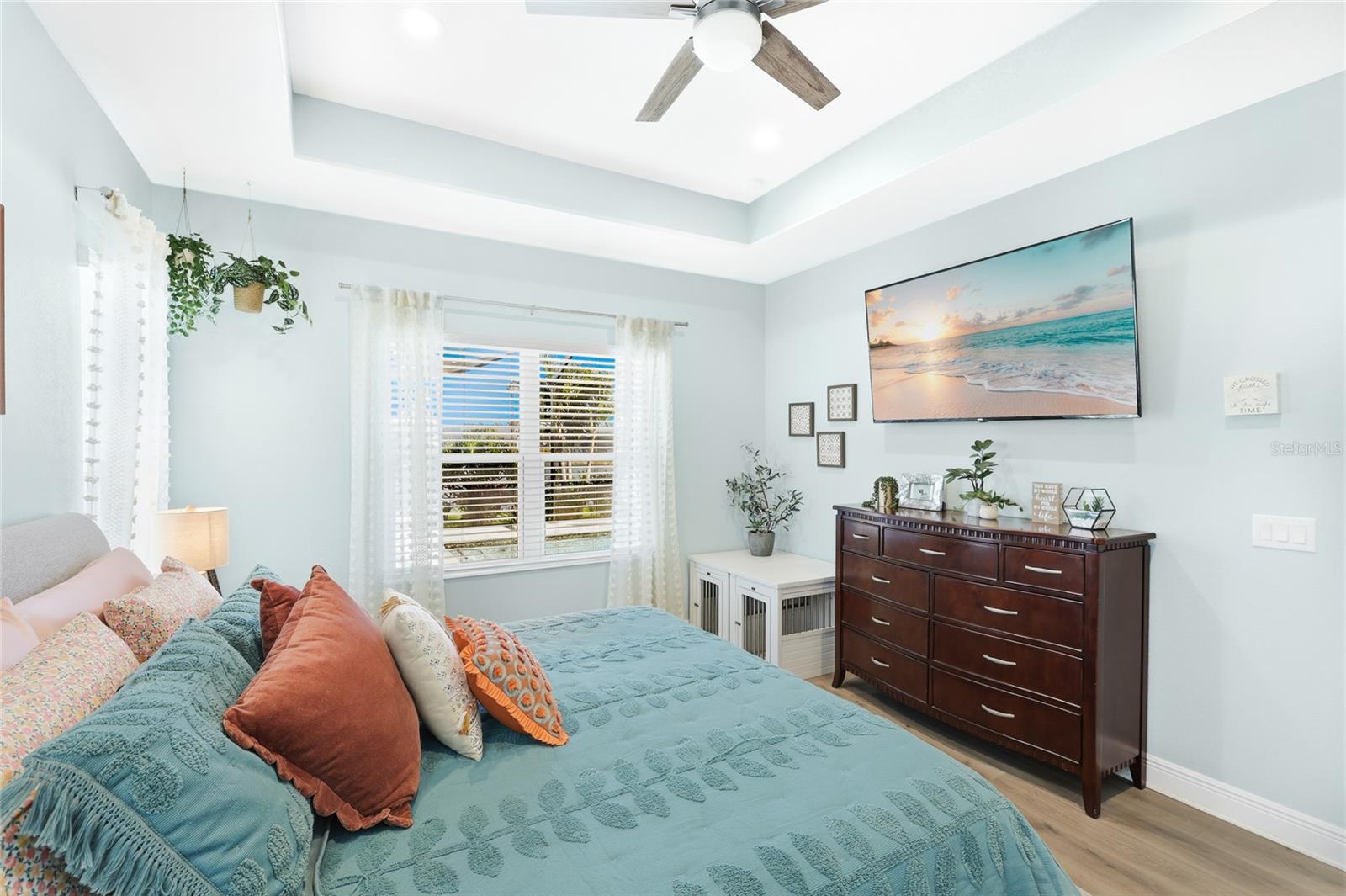 Image 16 of 49 For 3911 Woodmont Drive