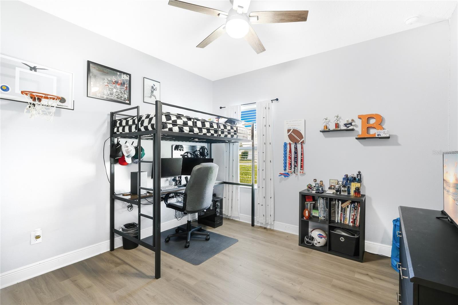 Image 19 of 49 For 3911 Woodmont Drive