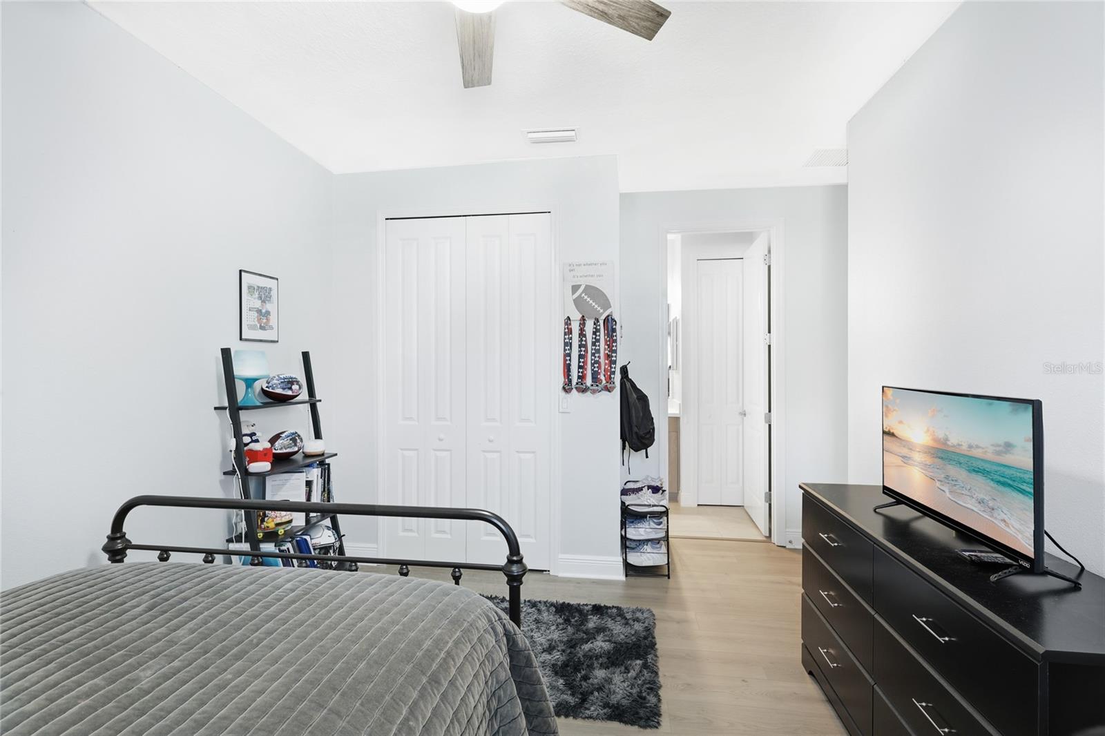 Image 23 of 49 For 3911 Woodmont Drive