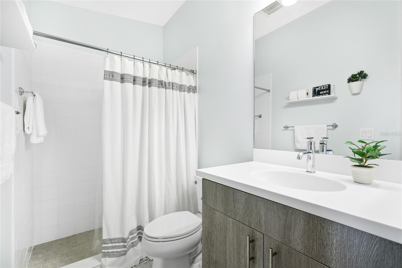 Image 24 of 49 For 3911 Woodmont Drive