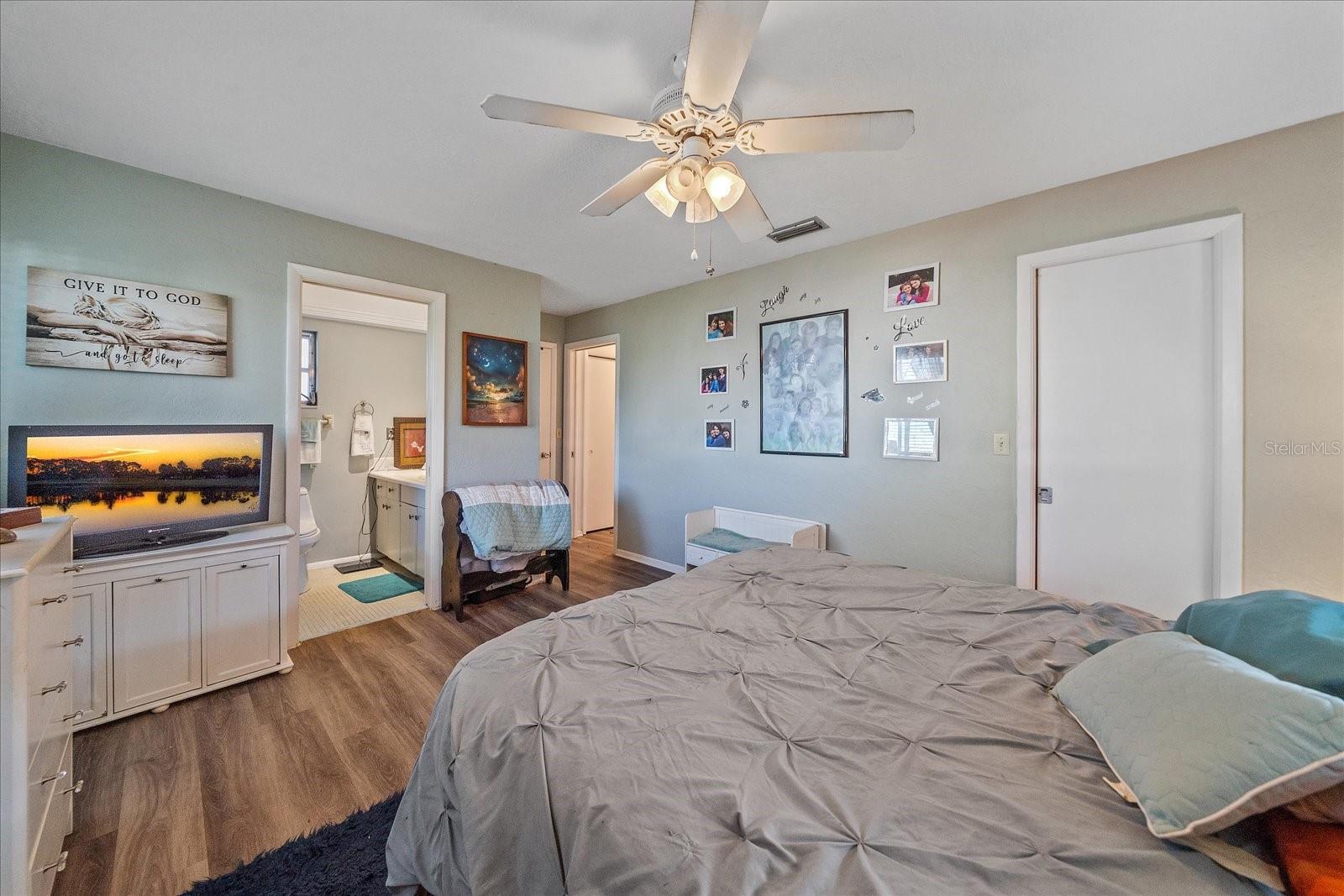 Image 24 of 35 For 3286 Brunswick Lane 704