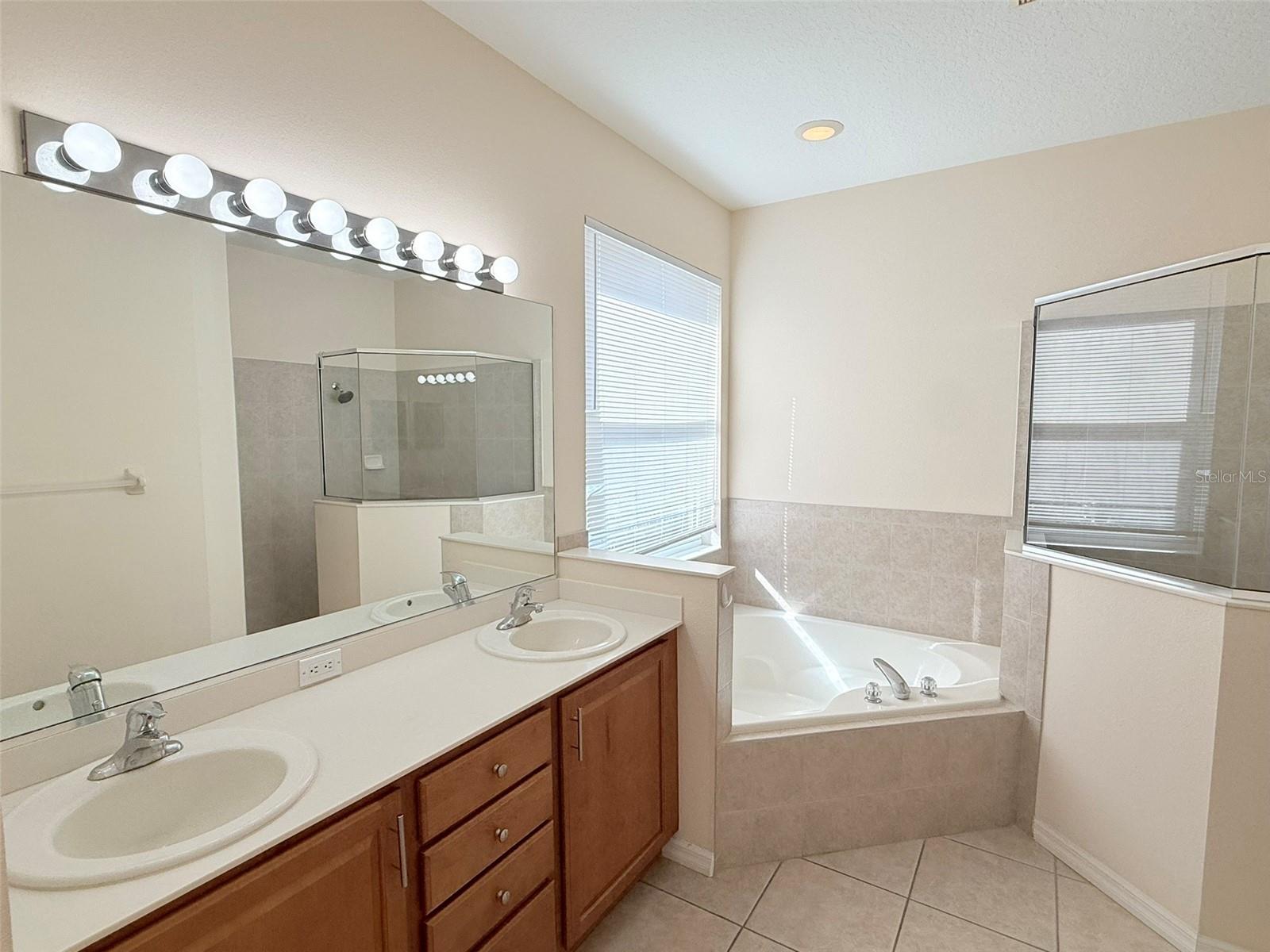 Image 20 of 50 For 14163 Cattle Egret Place