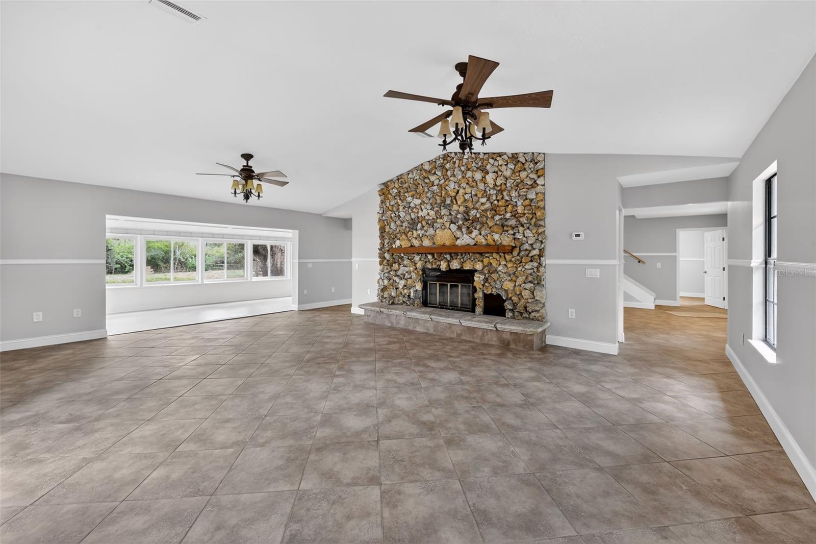 Image 18 of 45 For 4570 Hidden River Road