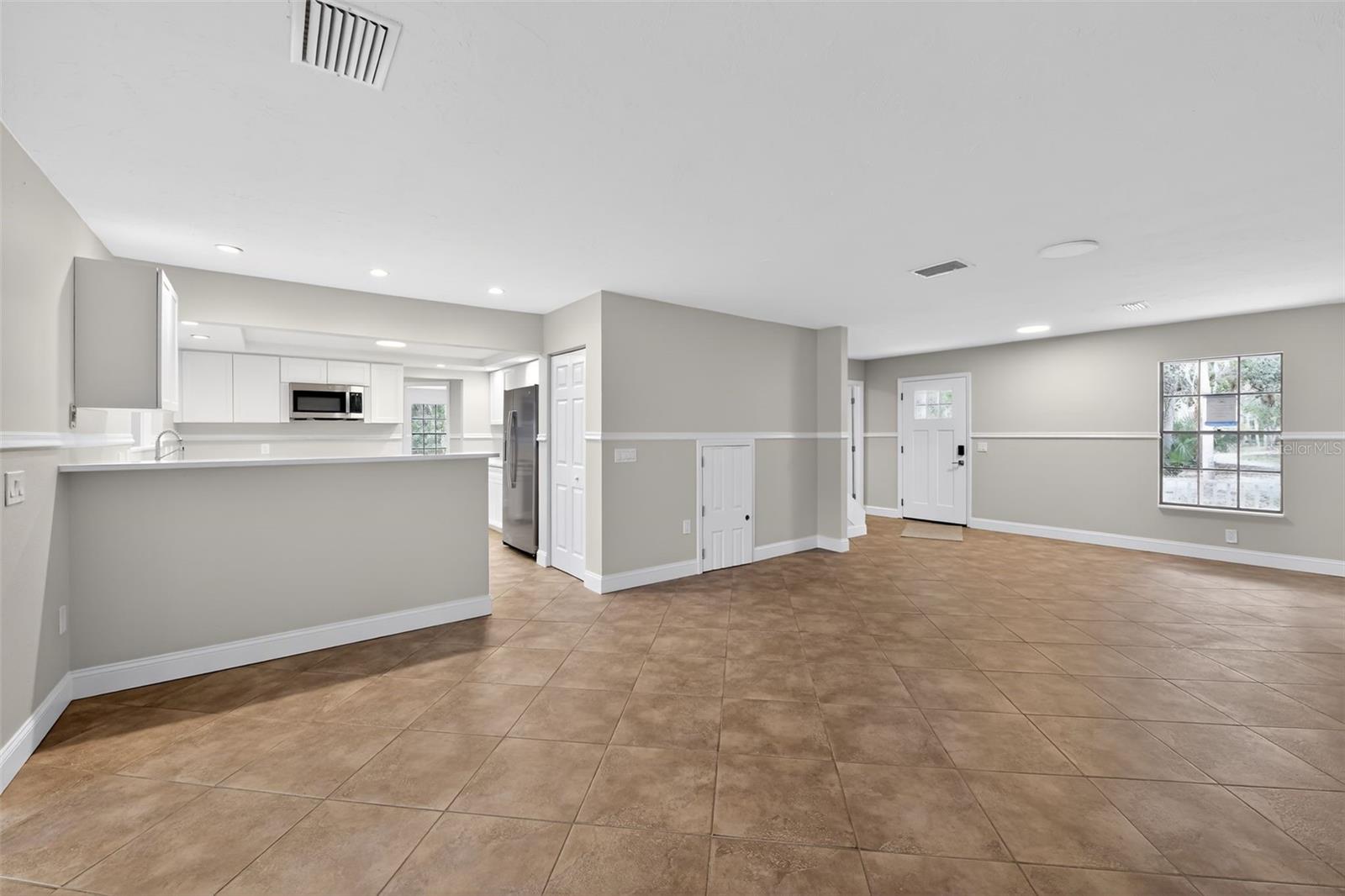 Image 21 of 45 For 4570 Hidden River Road