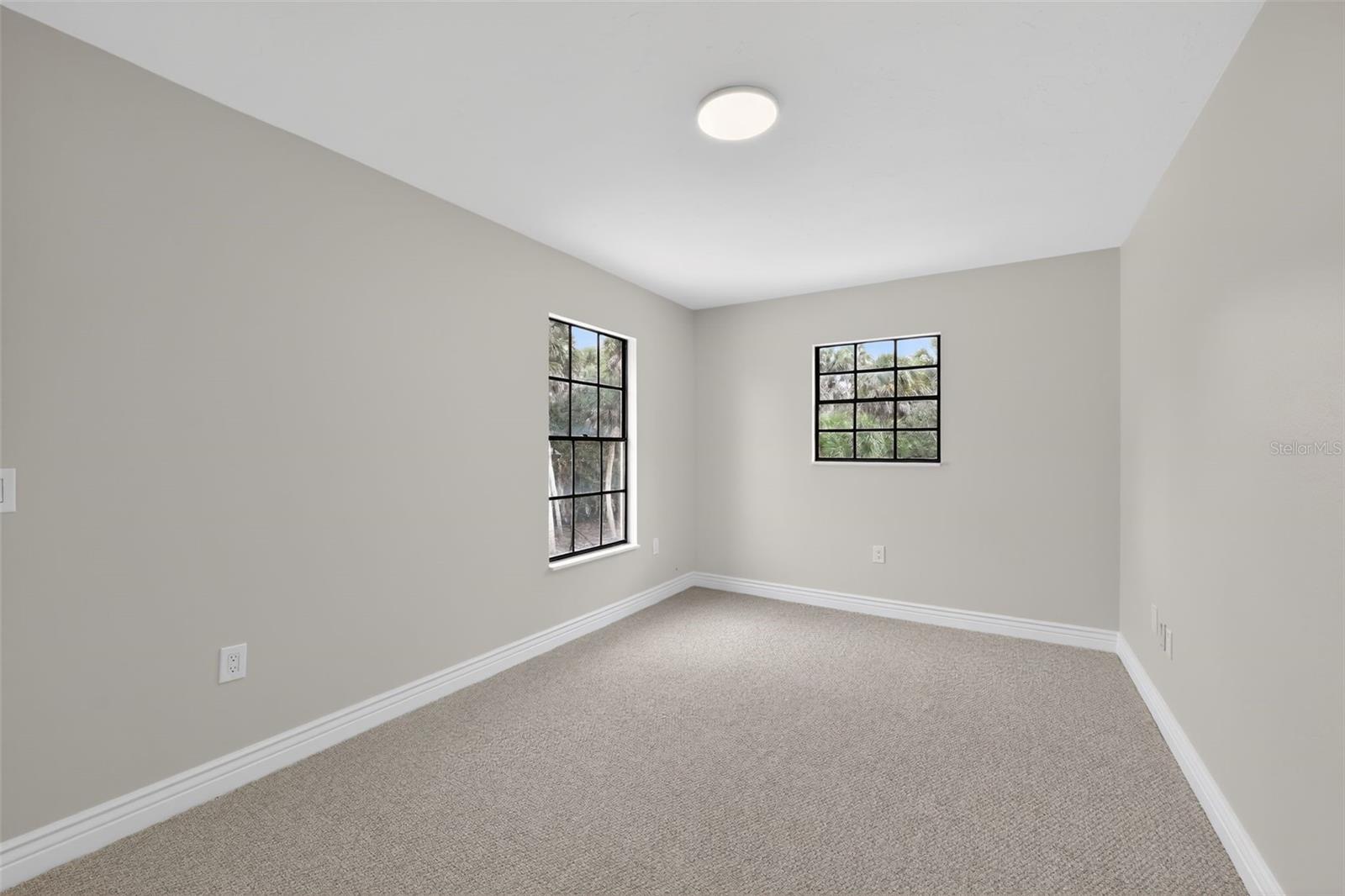 Image 25 of 45 For 4570 Hidden River Road