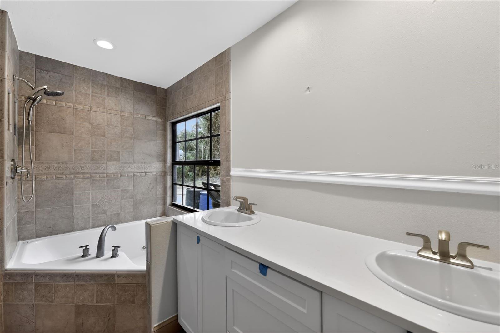 Image 37 of 45 For 4570 Hidden River Road