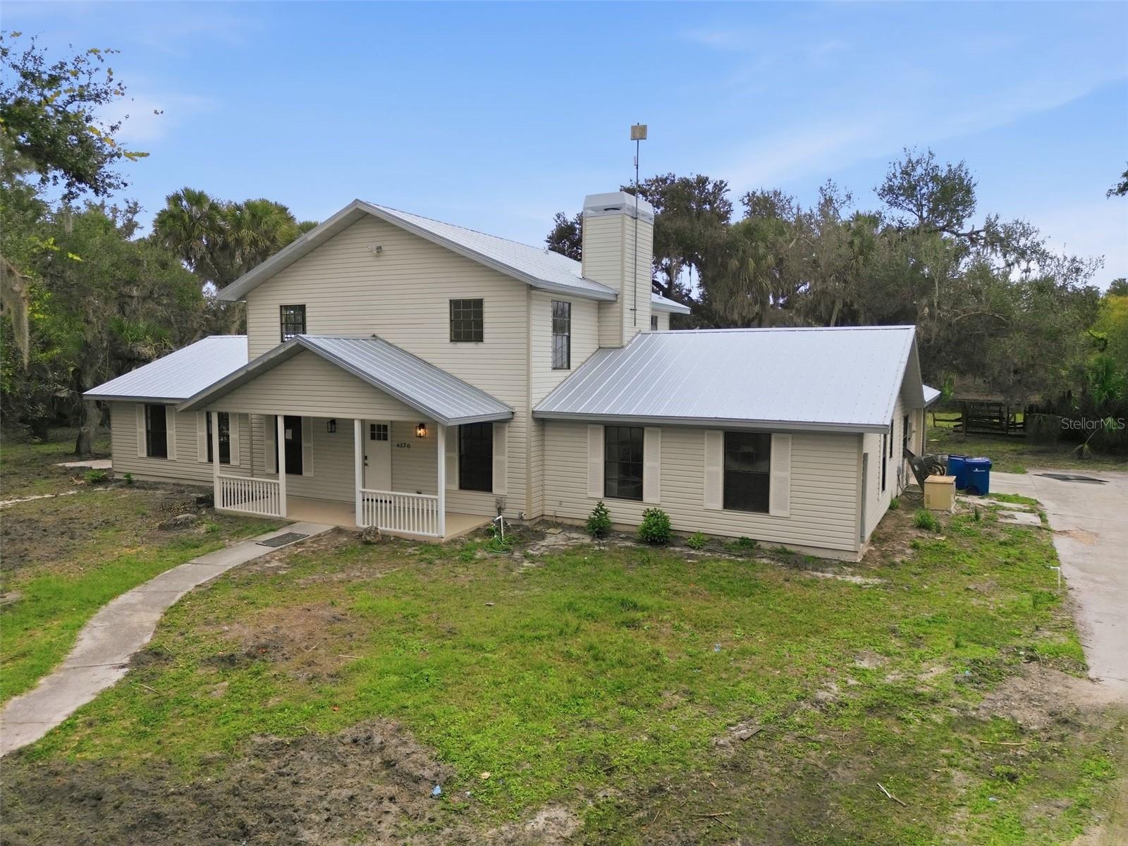 Image 4 of 45 For 4570 Hidden River Road