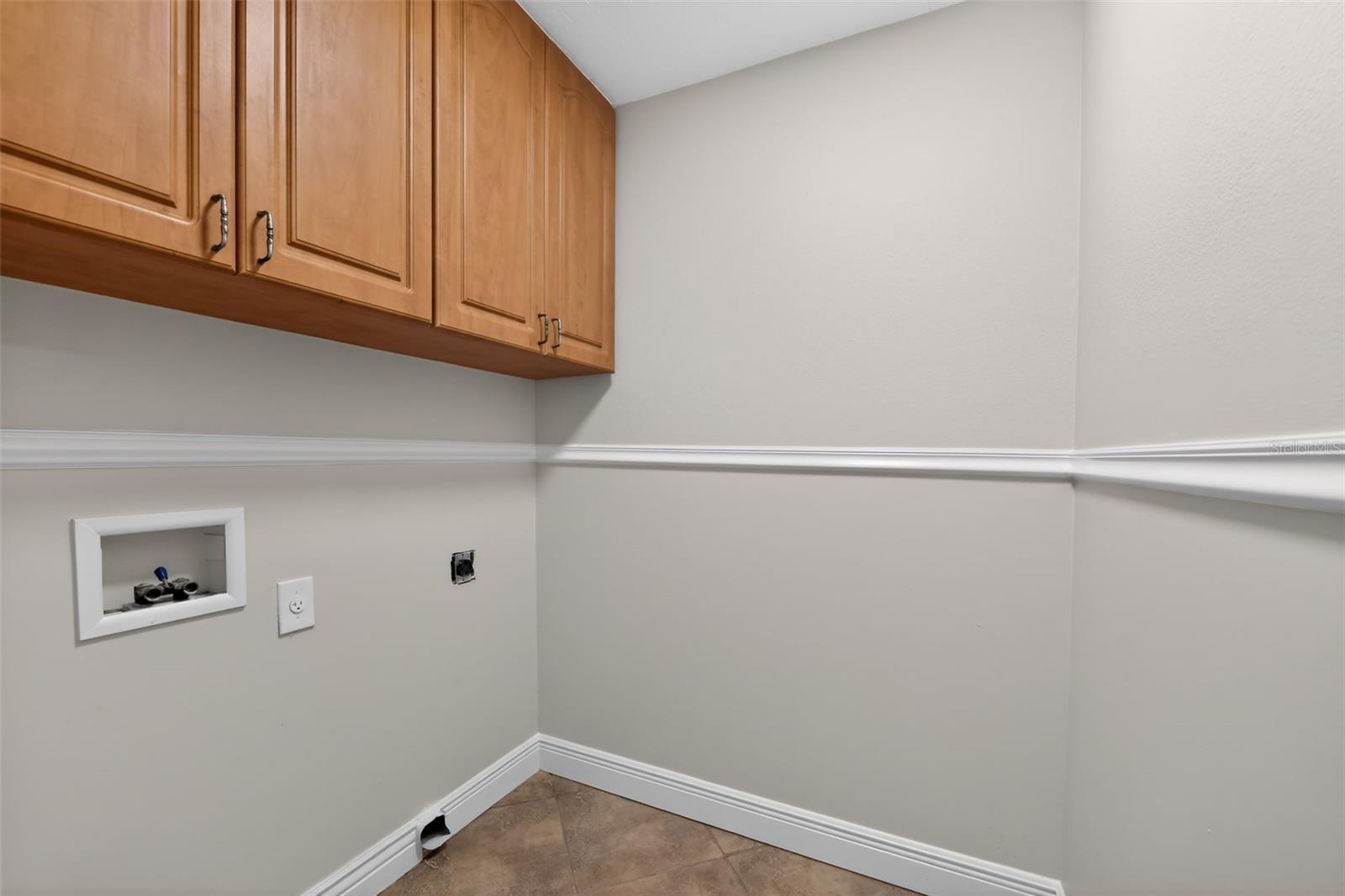 Image 40 of 45 For 4570 Hidden River Road