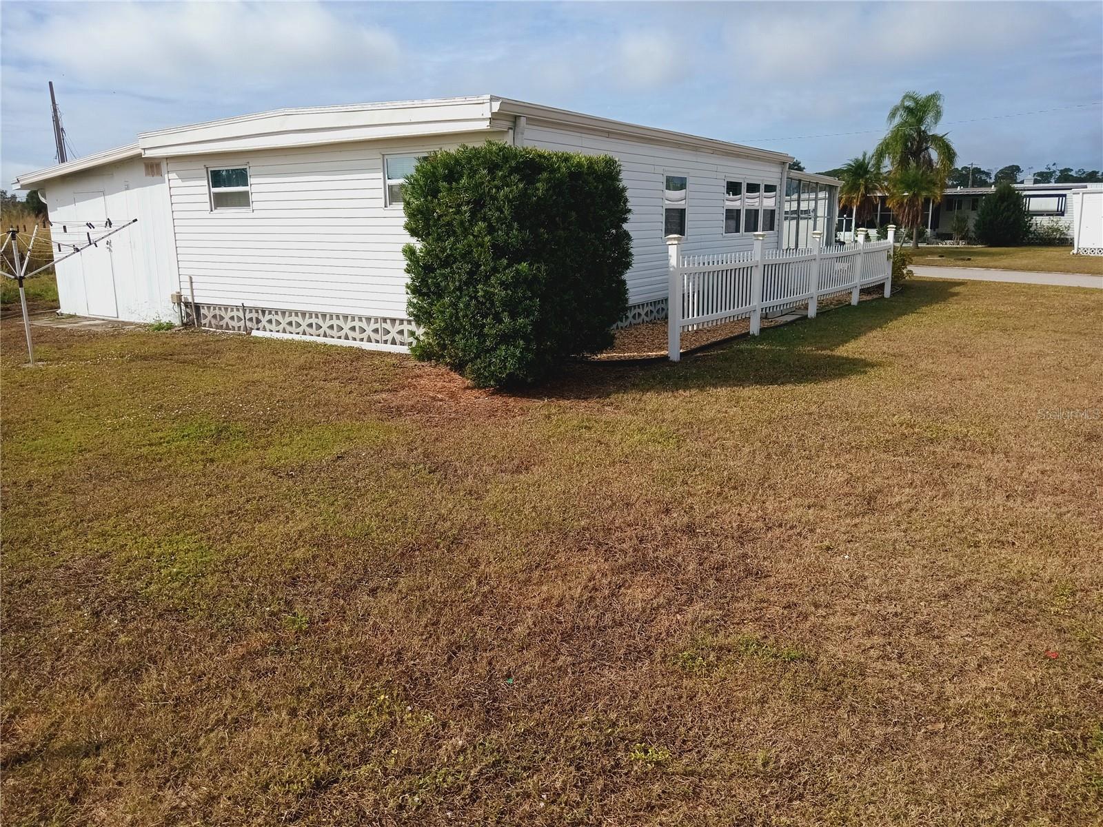 Image 4 of 73 For 1580 Blind Brook Drive