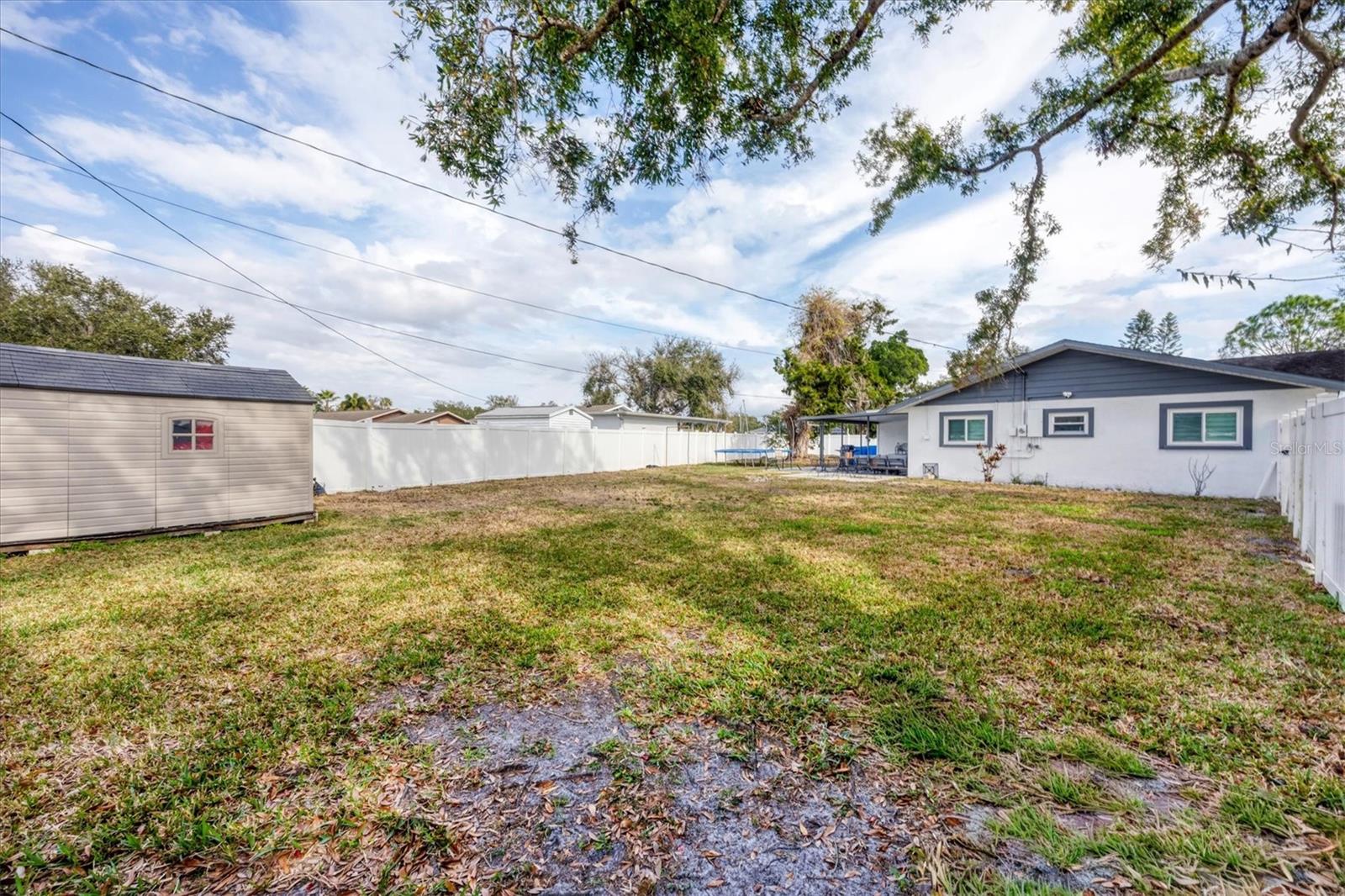 Image 11 of 36 For 322 Linden Drive