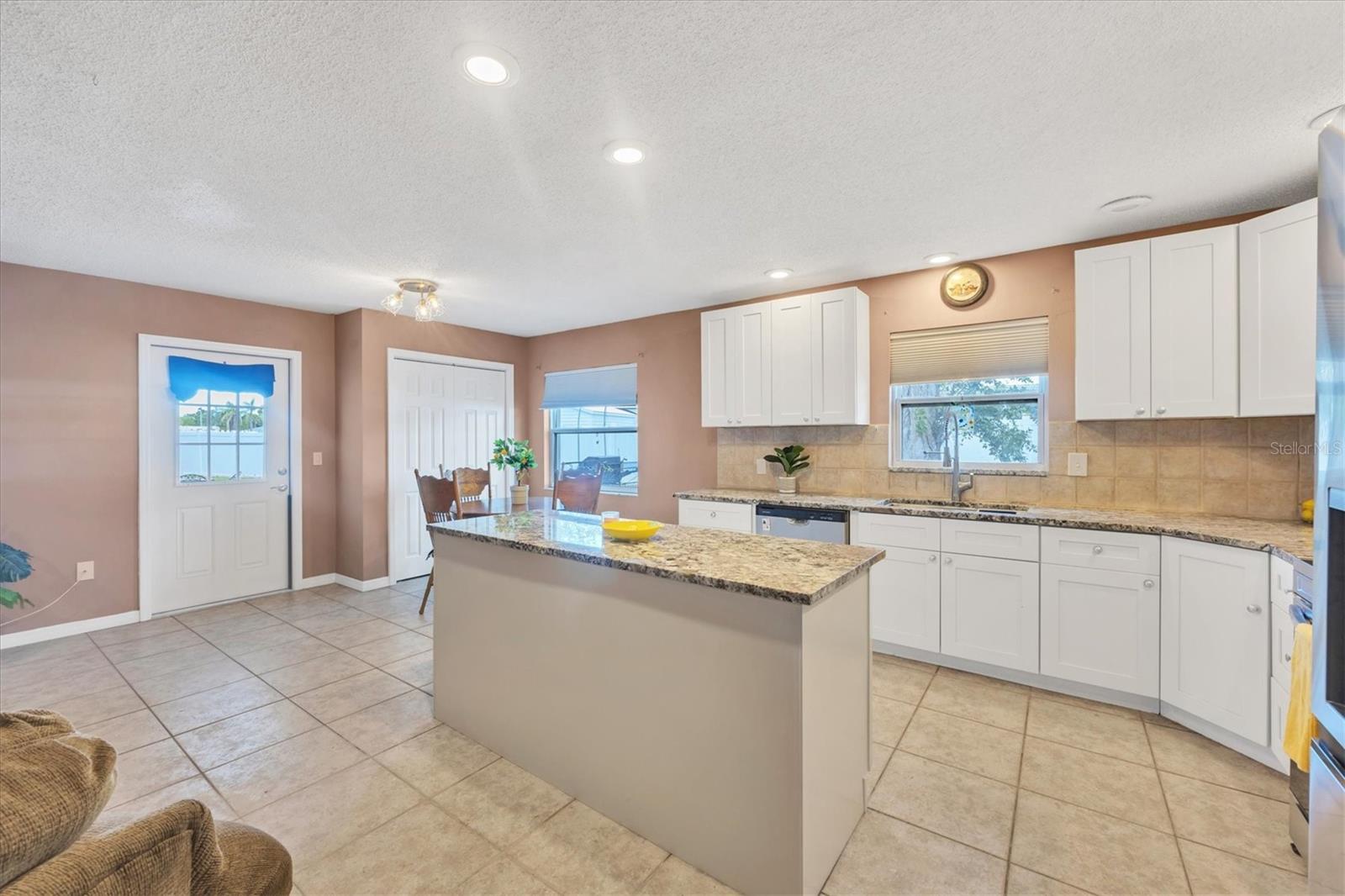 Image 21 of 36 For 322 Linden Drive