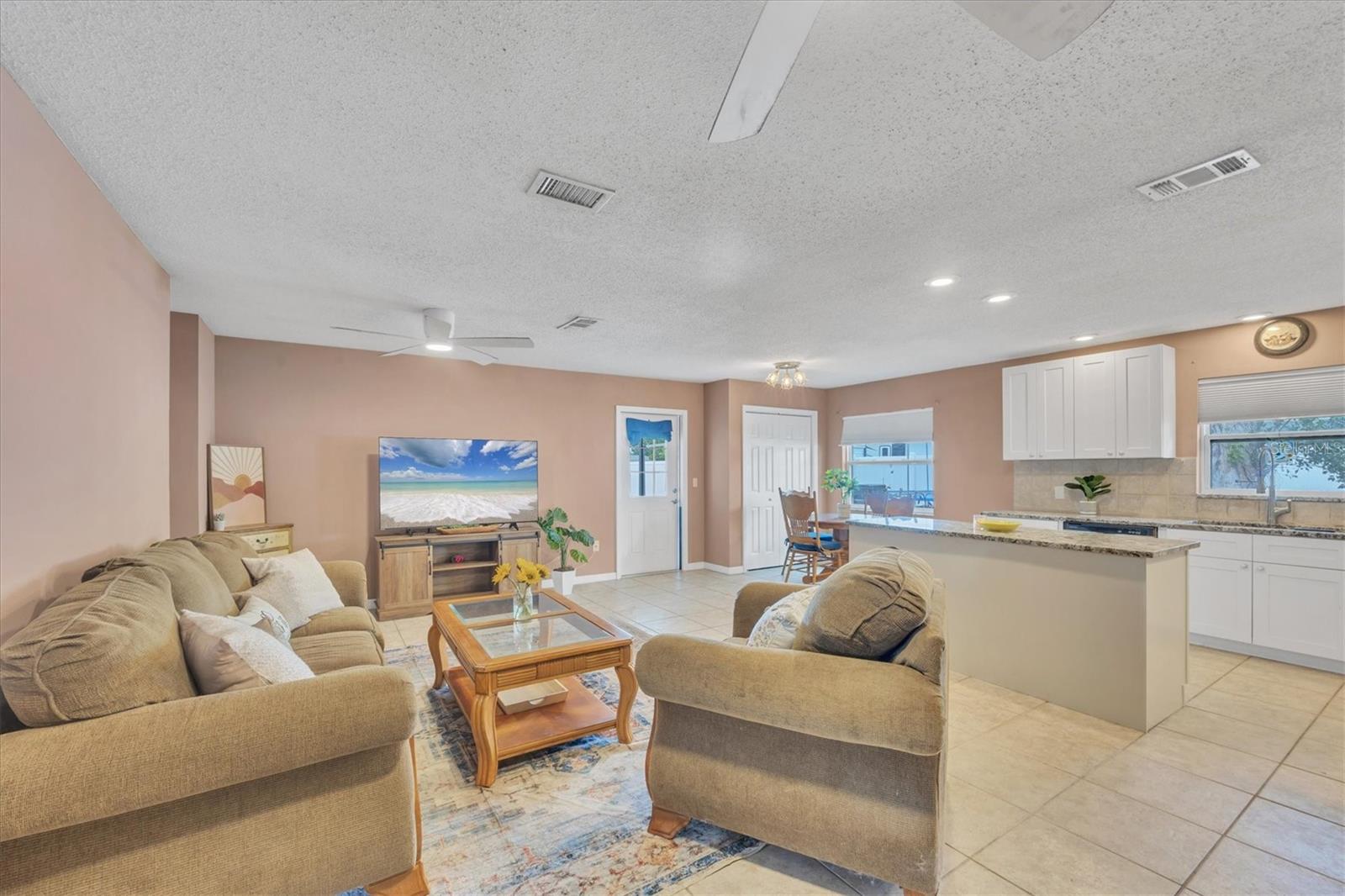 Image 27 of 36 For 322 Linden Drive