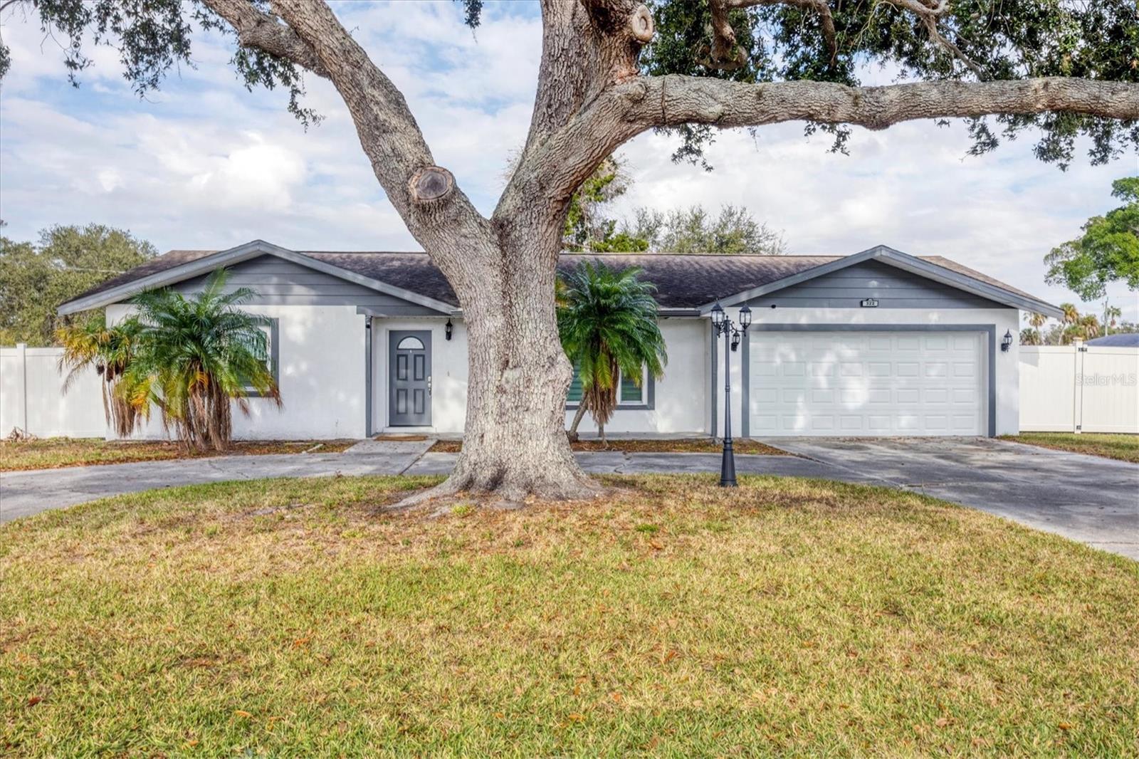 Image 3 of 36 For 322 Linden Drive