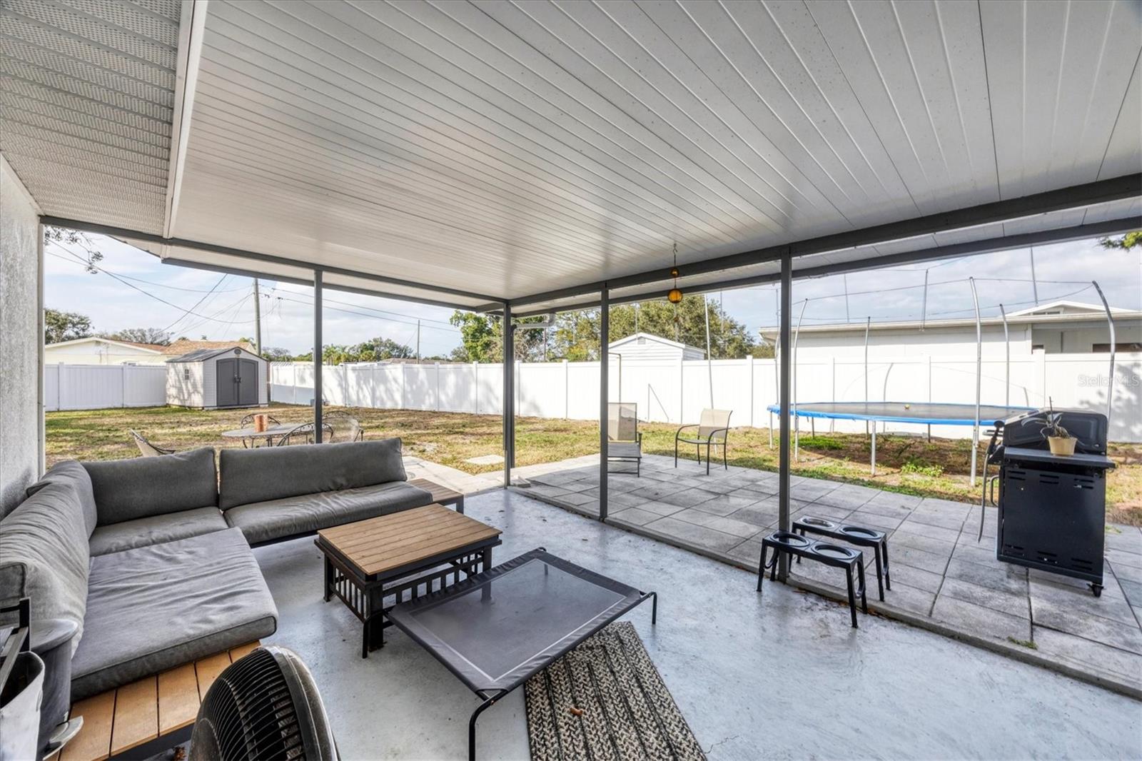 Image 6 of 36 For 322 Linden Drive