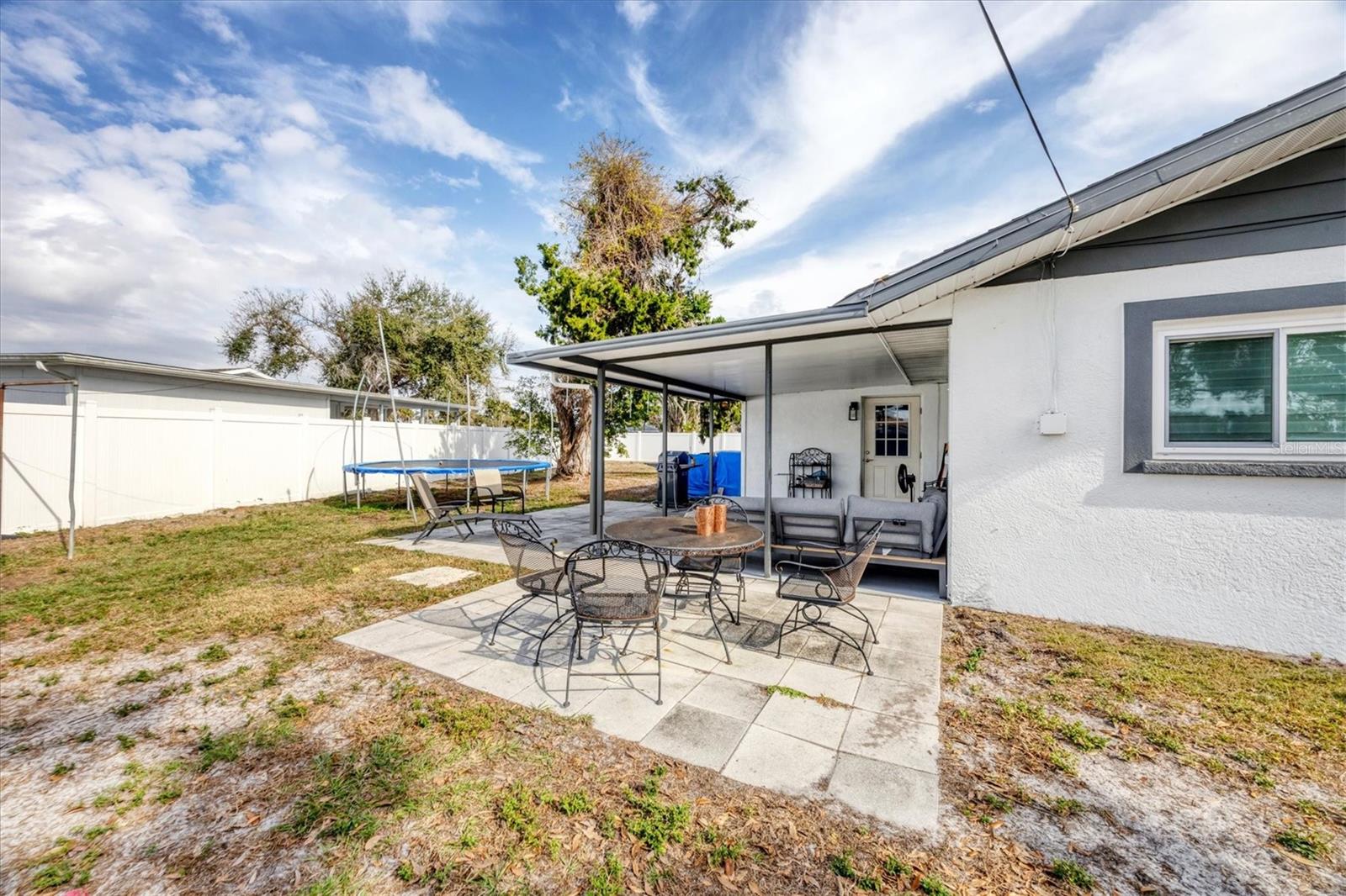 Image 9 of 36 For 322 Linden Drive