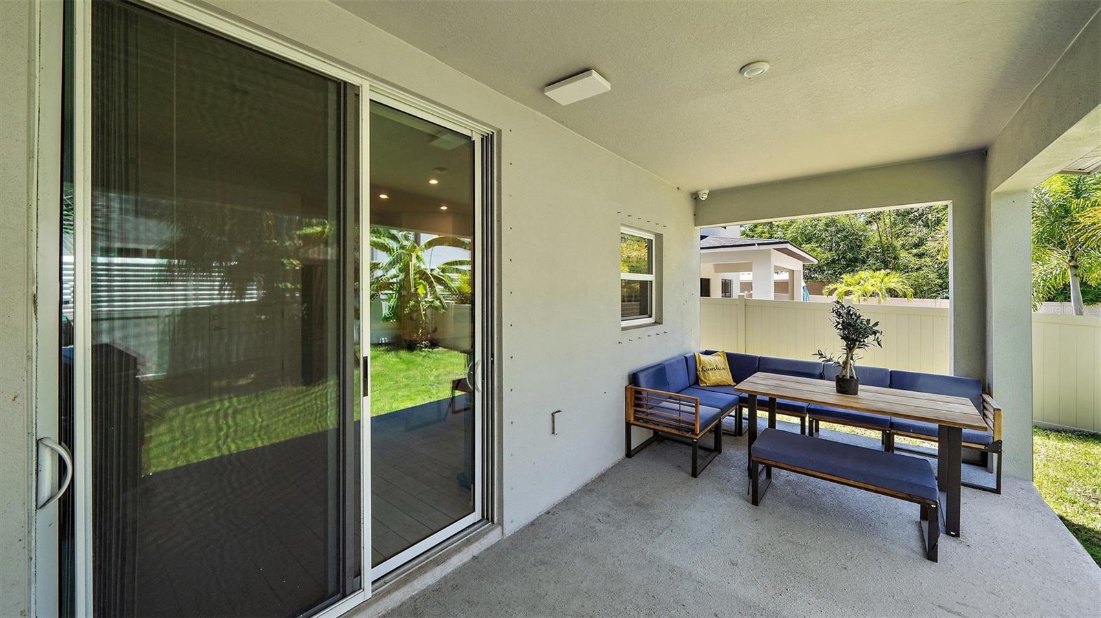 Image 47 of 55 For 2587 Temple Street