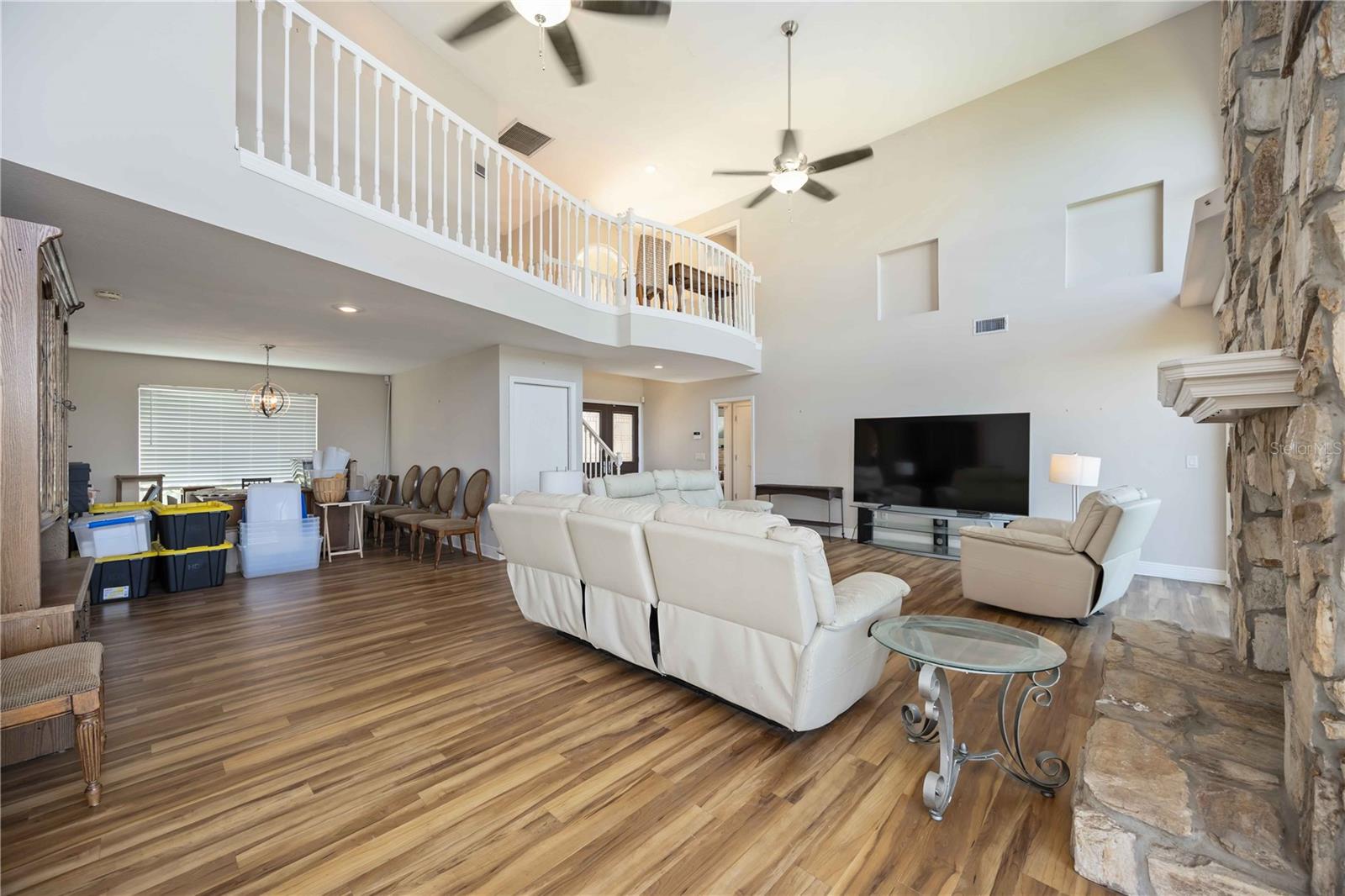 Image 12 of 66 For 1470 Bayshore Drive