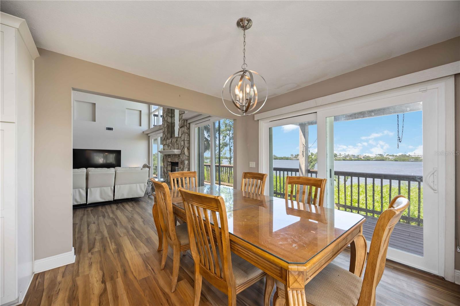 Image 17 of 66 For 1470 Bayshore Drive