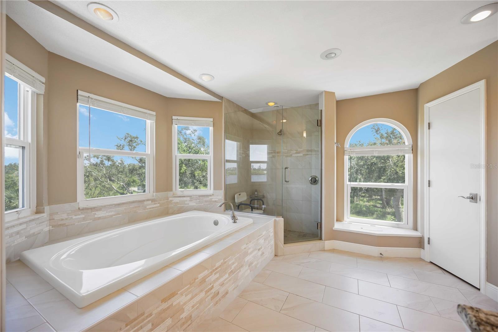 Image 36 of 66 For 1470 Bayshore Drive