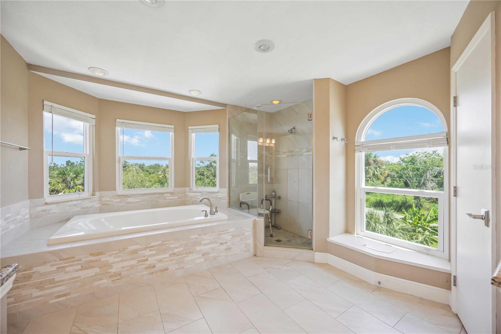 Image 39 of 66 For 1470 Bayshore Drive