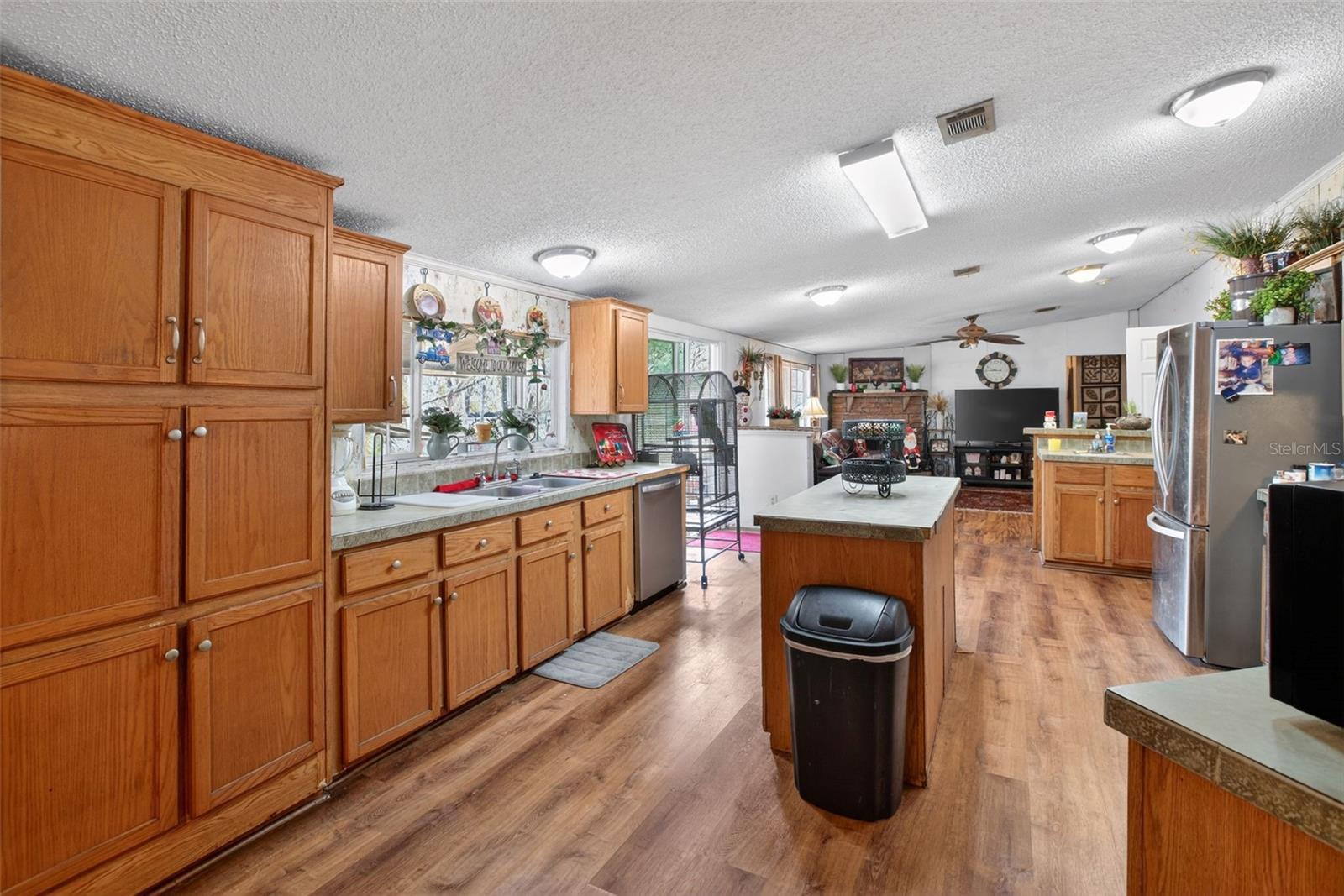 Image 10 of 51 For 41901 Pine Valley Drive