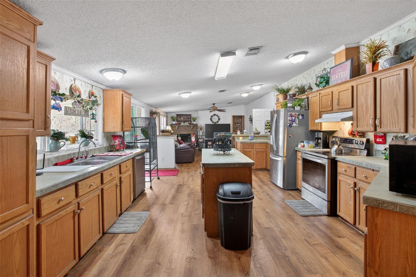 Image 13 of 51 For 41901 Pine Valley Drive