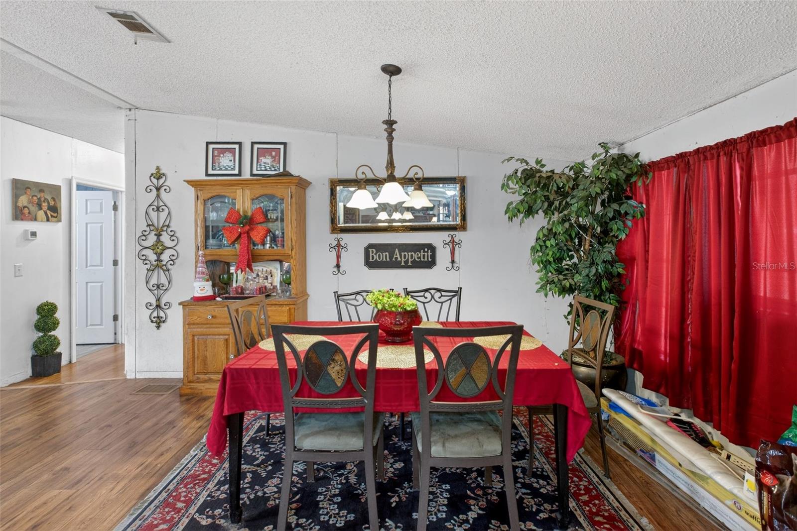 Image 15 of 51 For 41901 Pine Valley Drive