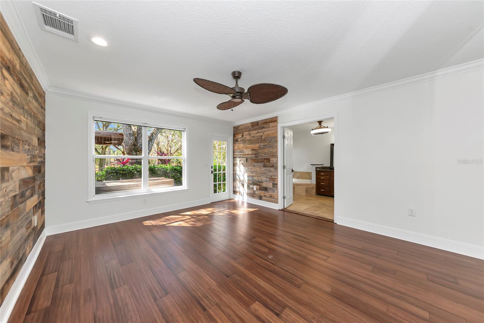 Image 16 of 82 For 15210 Waterline Road