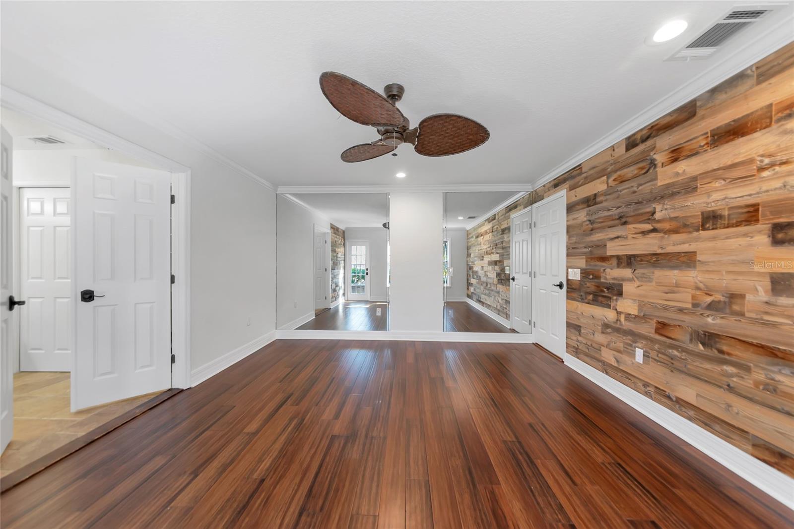 Image 18 of 82 For 15210 Waterline Road