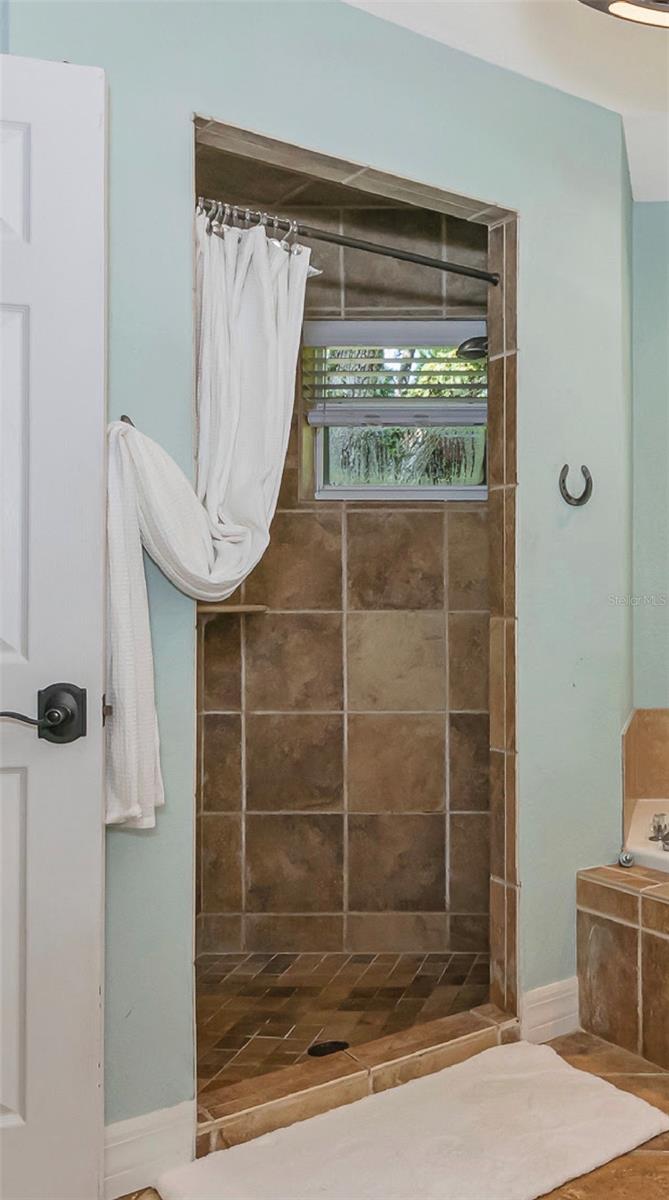 Image 19 of 82 For 15210 Waterline Road