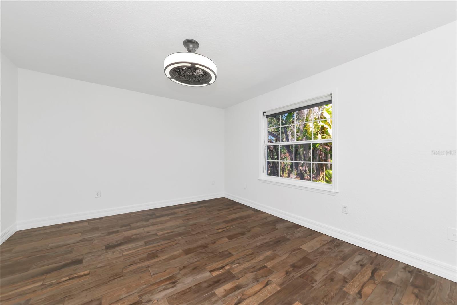 Image 42 of 82 For 15210 Waterline Road