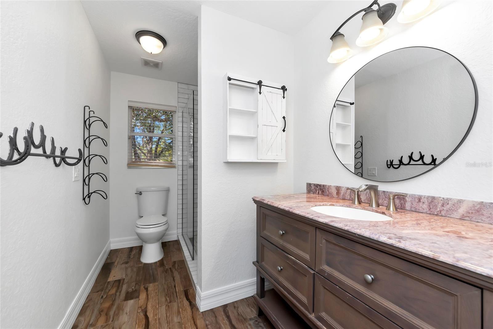 Image 47 of 82 For 15210 Waterline Road