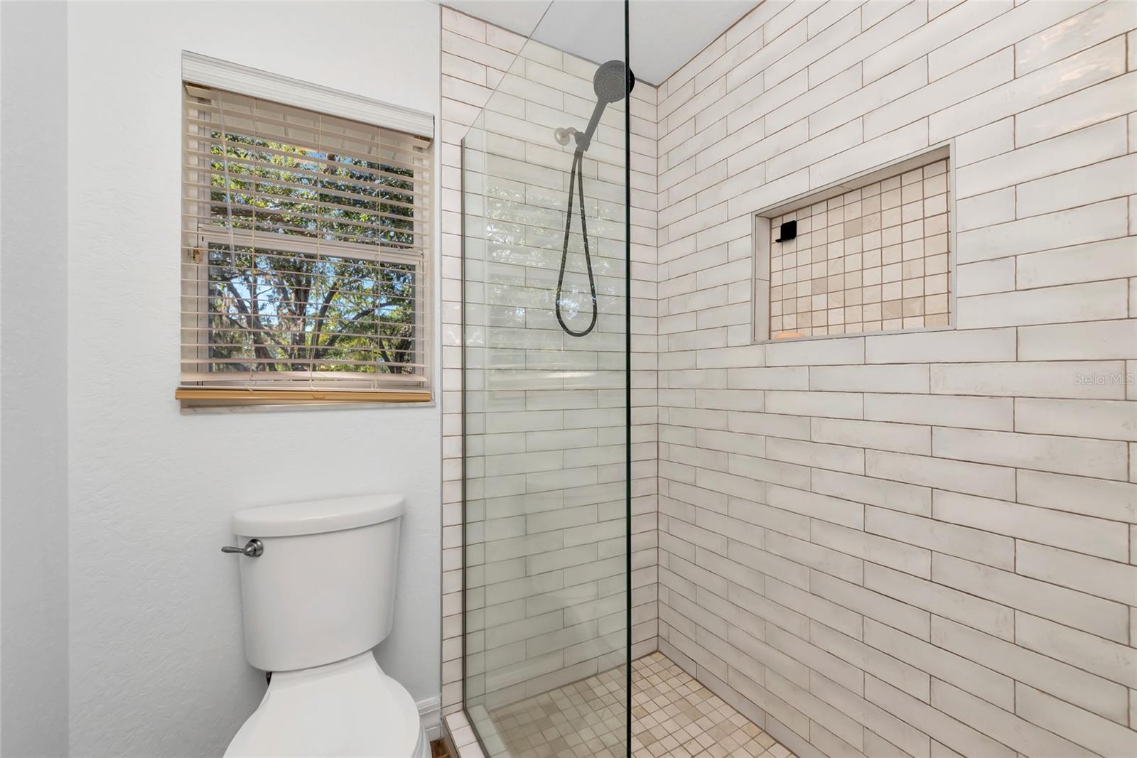 Image 49 of 82 For 15210 Waterline Road