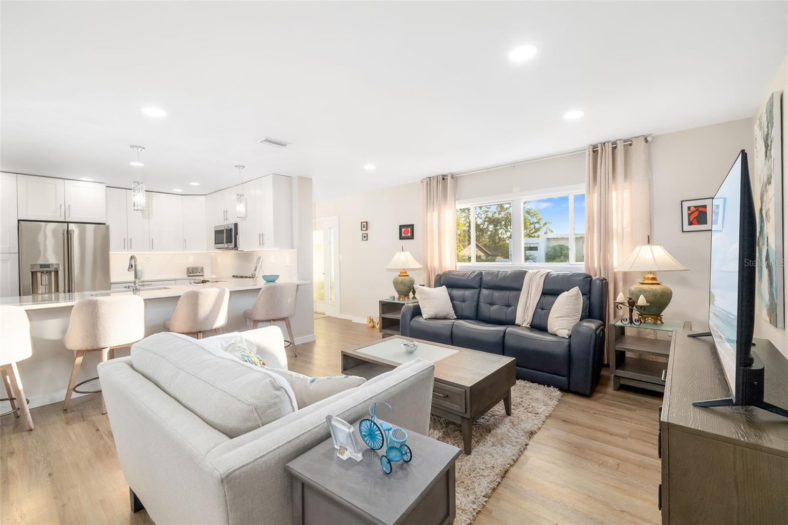 Image 16 of 36 For 5247 Carmilfra Drive