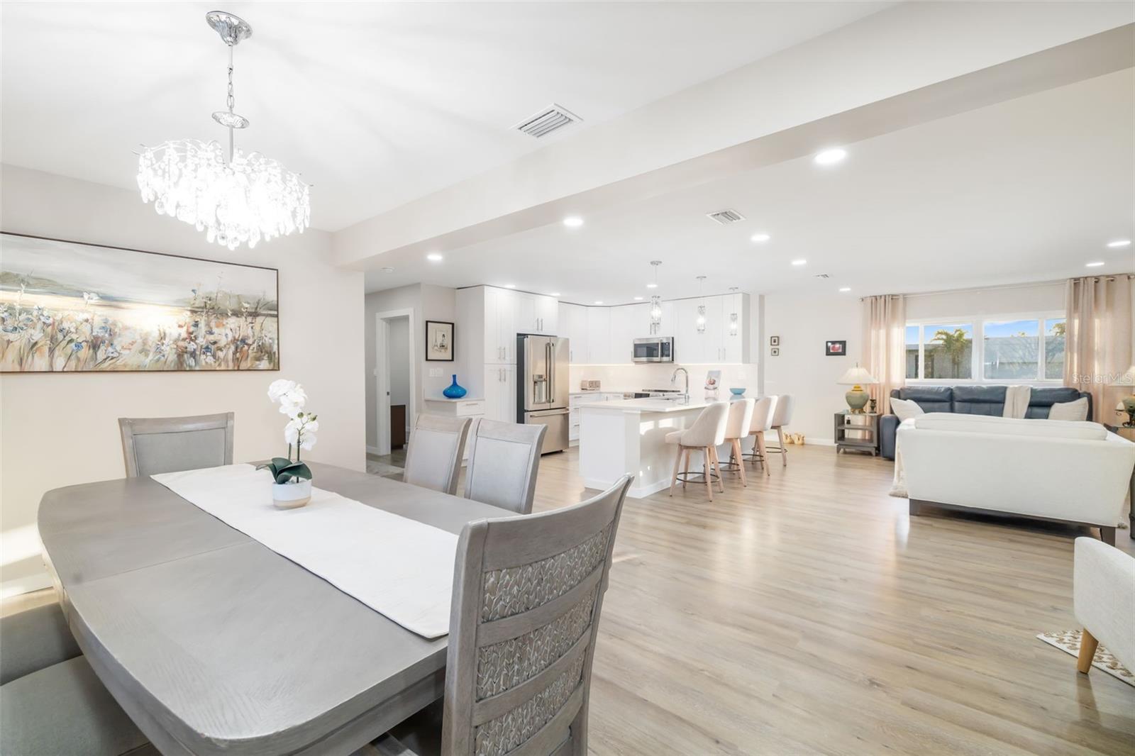 Image 18 of 36 For 5247 Carmilfra Drive