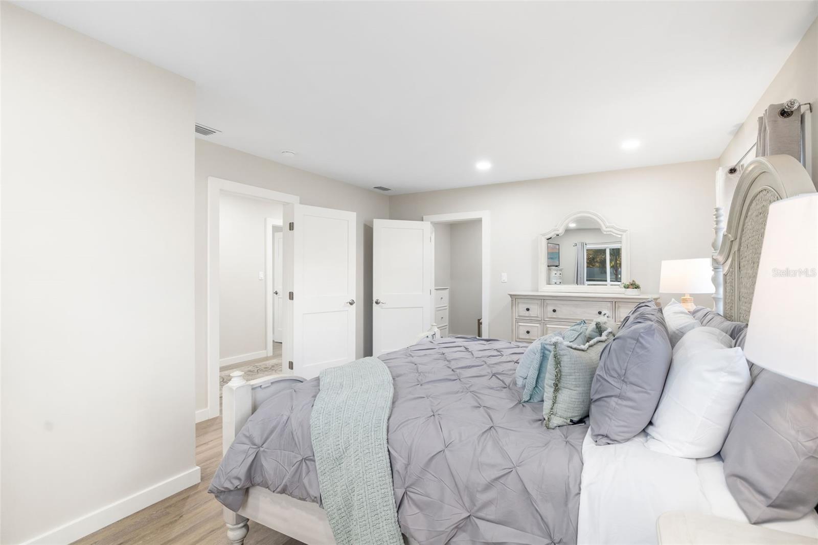 Image 20 of 36 For 5247 Carmilfra Drive