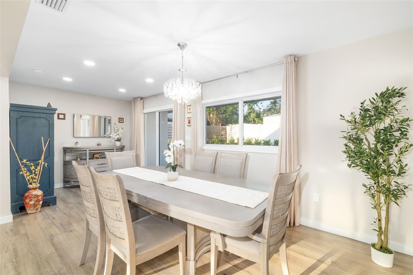 Image 7 of 36 For 5247 Carmilfra Drive