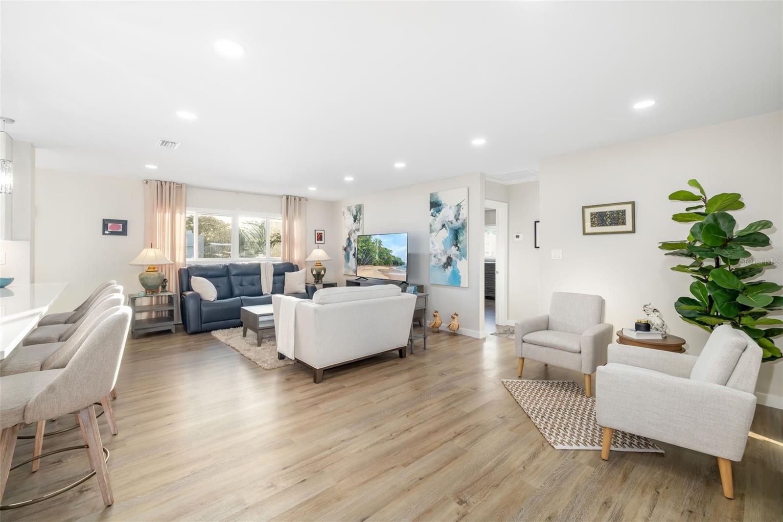 Image 8 of 36 For 5247 Carmilfra Drive